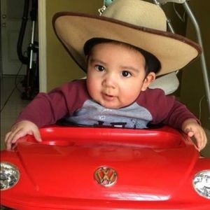 Meet your Posher, Ofelia